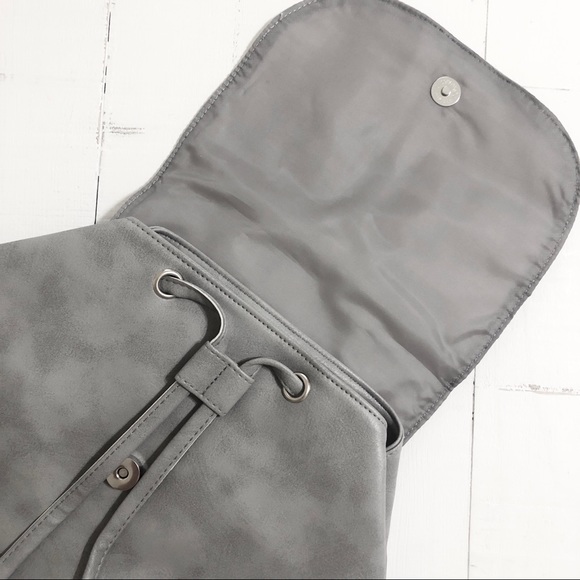 Ulta Beauty Grey Backpack 🤍✨ - Picture 4 of 6
